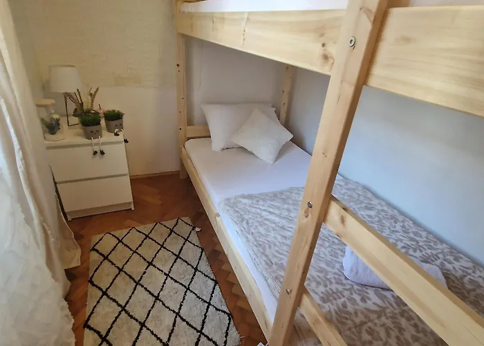 King בית אירוח *